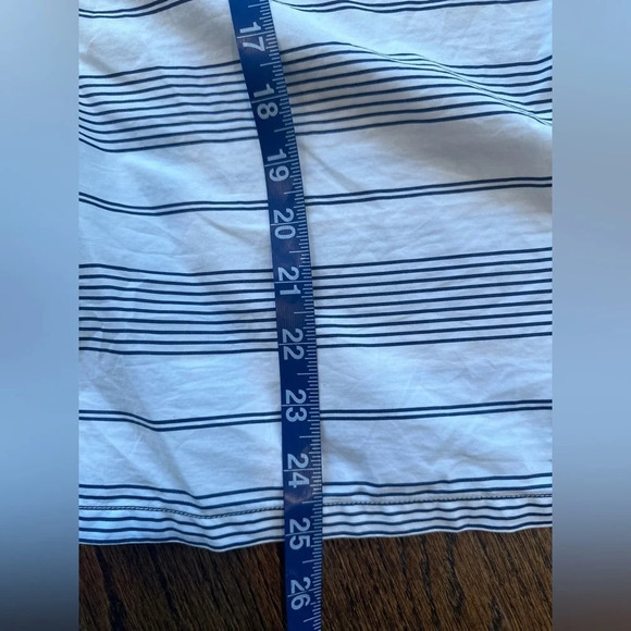 0039 Italy Women Off The Shoulder Top Navy and White Size Large - Picture 6 of 6